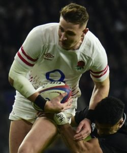 Freddie Steward of England is tackled by Ardie Savea of New Zealand during the Autumn International Series match between England and New Zealand at Twickenham, London on 19 November 2022 (Photo: Micah Crook/PPAUK)